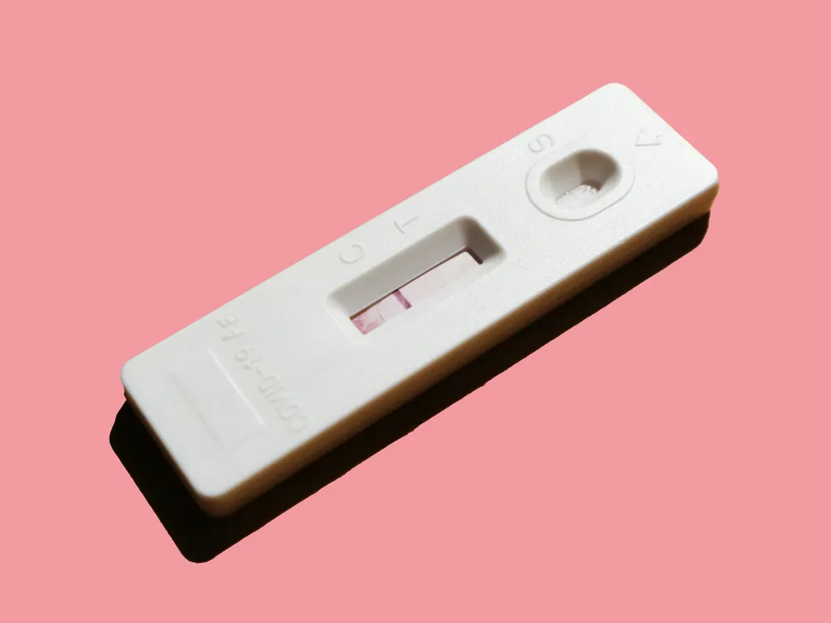 妊娠検査薬は朝と夜で変わる?正しい使い方と注意点まとめ